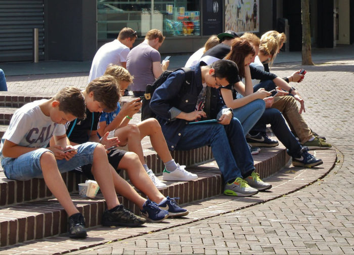 Adolescents Et Les écrans Que Disent Les études Actuelles En Bref