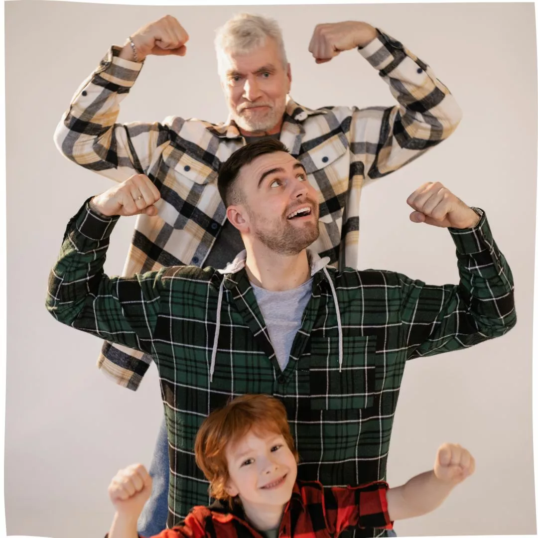 Gersende-Gollier-héritages-familiaux-encombrants Trois générations reproduisant le même geste, illustration de la transmission familiale.